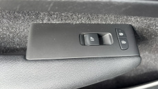 Volvo Xc40 2.0 T4 Momentum 5dr AWD Geartronic Petrol Estate